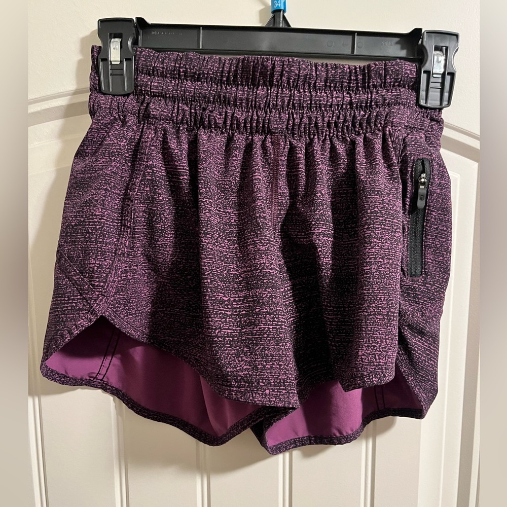 Lululemon Tracker Short size 6